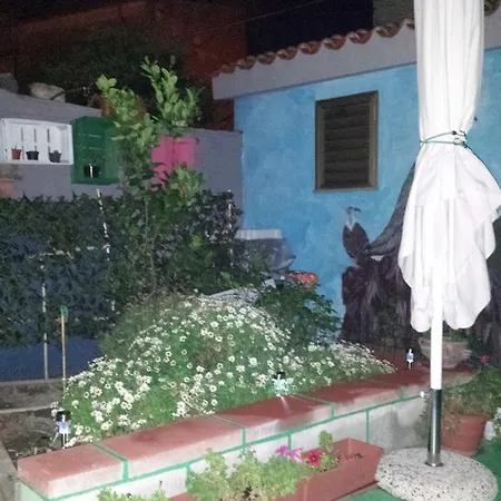 فندق مبيت وإفطار Su Entulzu Magomadas